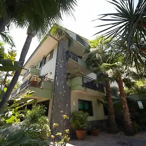 Otel Borgo, Katanya